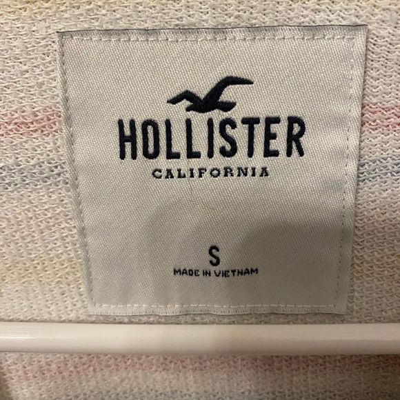 Crop and Striped Hollister Crewneck - Picture 3 of 4